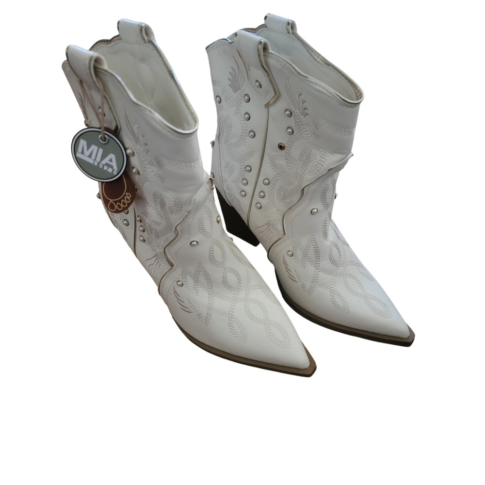 MIA Jacee White Western Cowgirl Boots Studded Embroidered Pointed Toe Sz 10 NWT